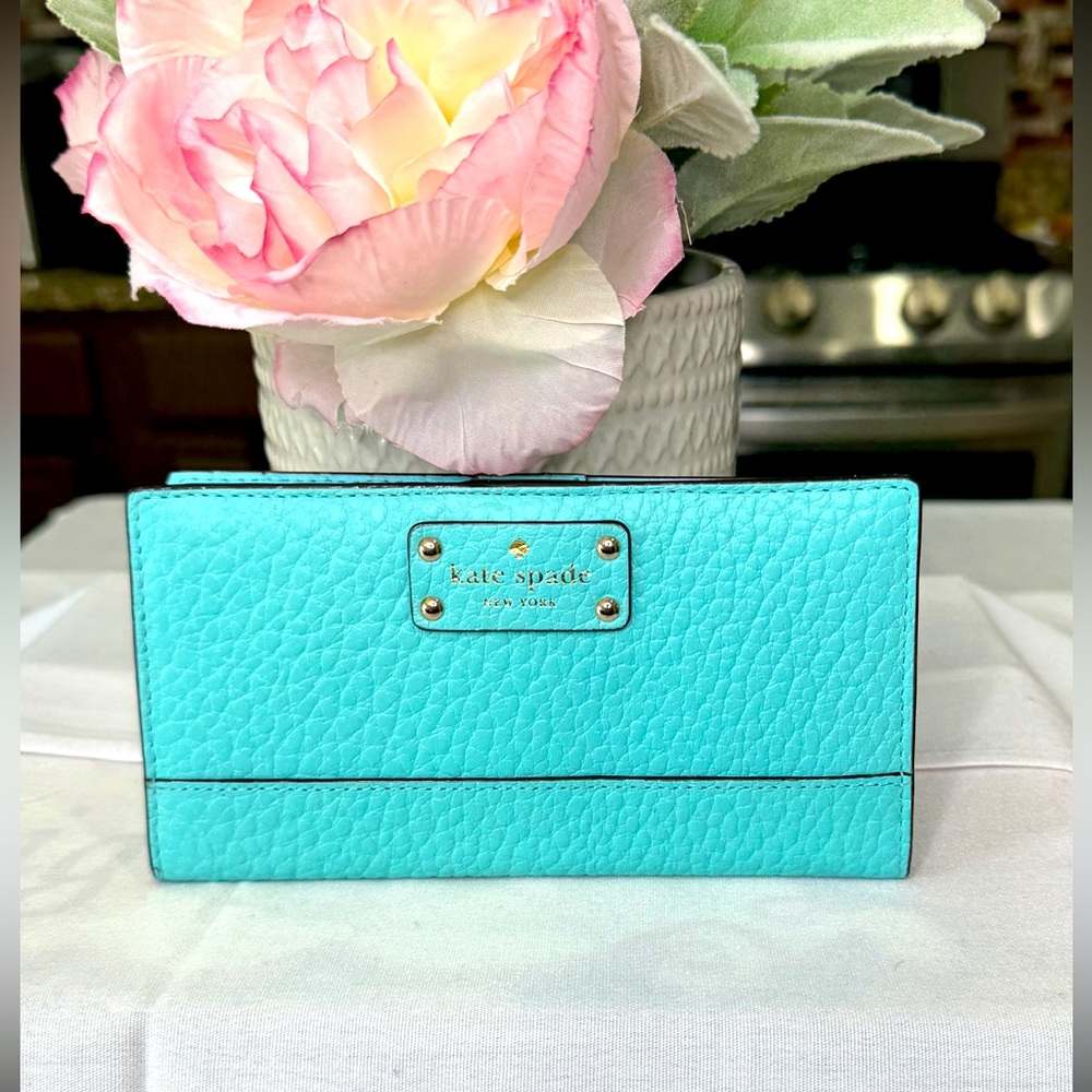 Gorgeous 🩵🩵 Womens NWT Kate Spade Pebble Leather Wallet Atoll Blue